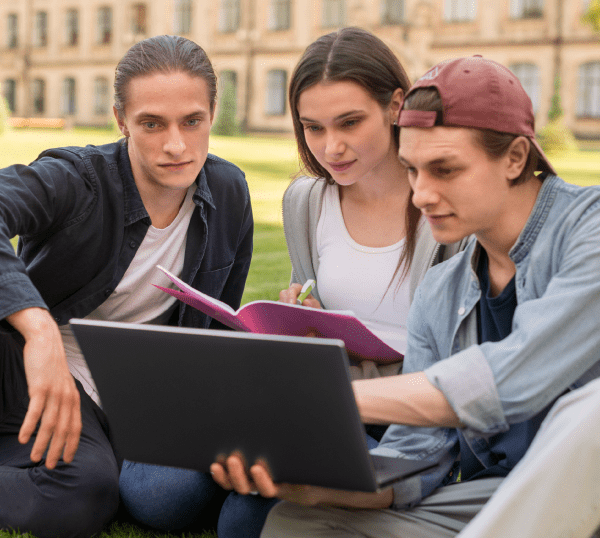 Yurt Dışı Eğitim Rehberi: Doğru Üniversite ve Bölüm Seçimi